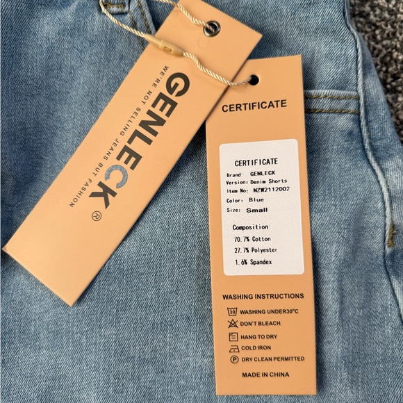 NWT Crossover shorts - stretchy material, very flattering curvy high waisted - Picture 8 of 8